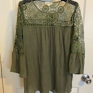 Top, size large, comfortable